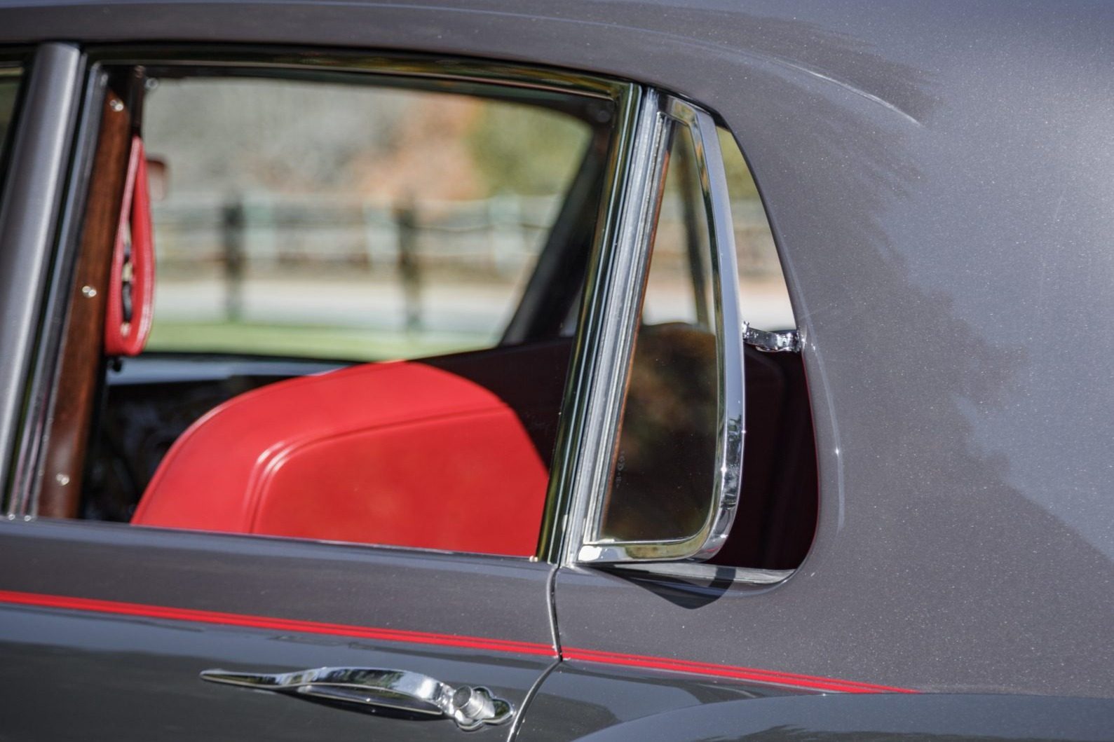 Van Gerbig pop-open rear quarter window on the Bentley Flying Spur