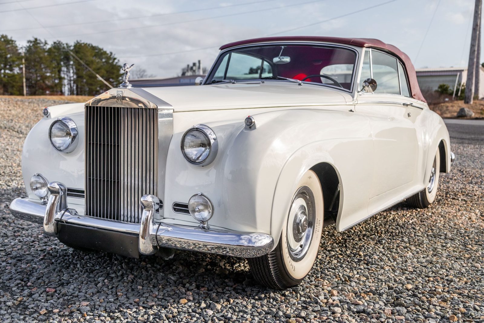 Rolls-Royce Silver Cloud II Drophead Coupe front view with top up